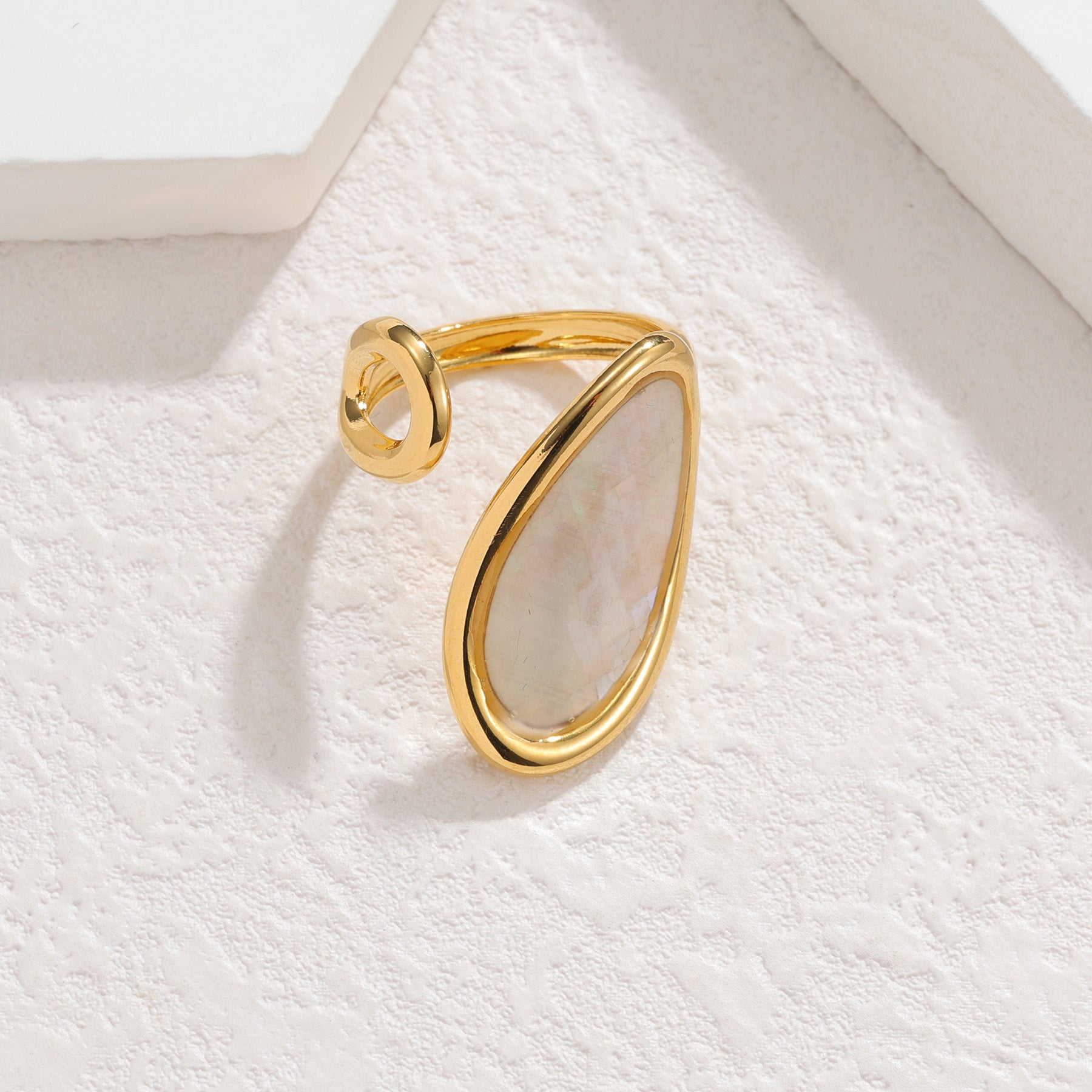 Wholesale French Retro Irregular Geometric Shell Inlay Ring For Women Trendy Stainless Steel Finger Ring Boutique Resale Accessory Gift