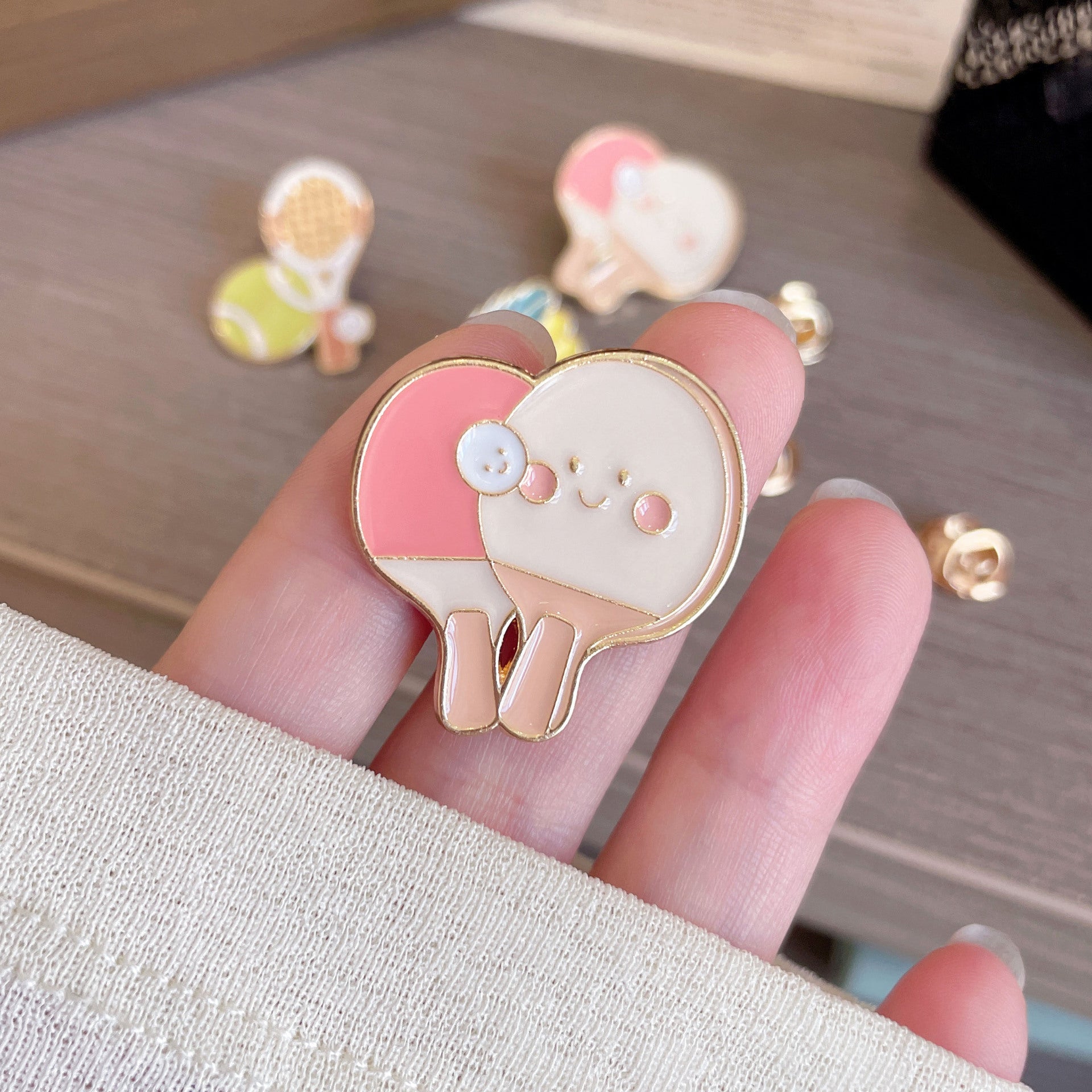 Wholesale Badminton and table tennis brooches are available