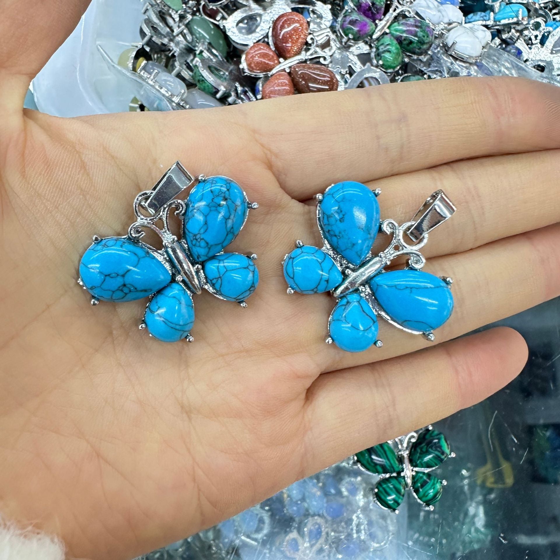 Wholesale Crystal Butterfly Pendant Amethyst Tiger Eye Natural Stone  Necklace