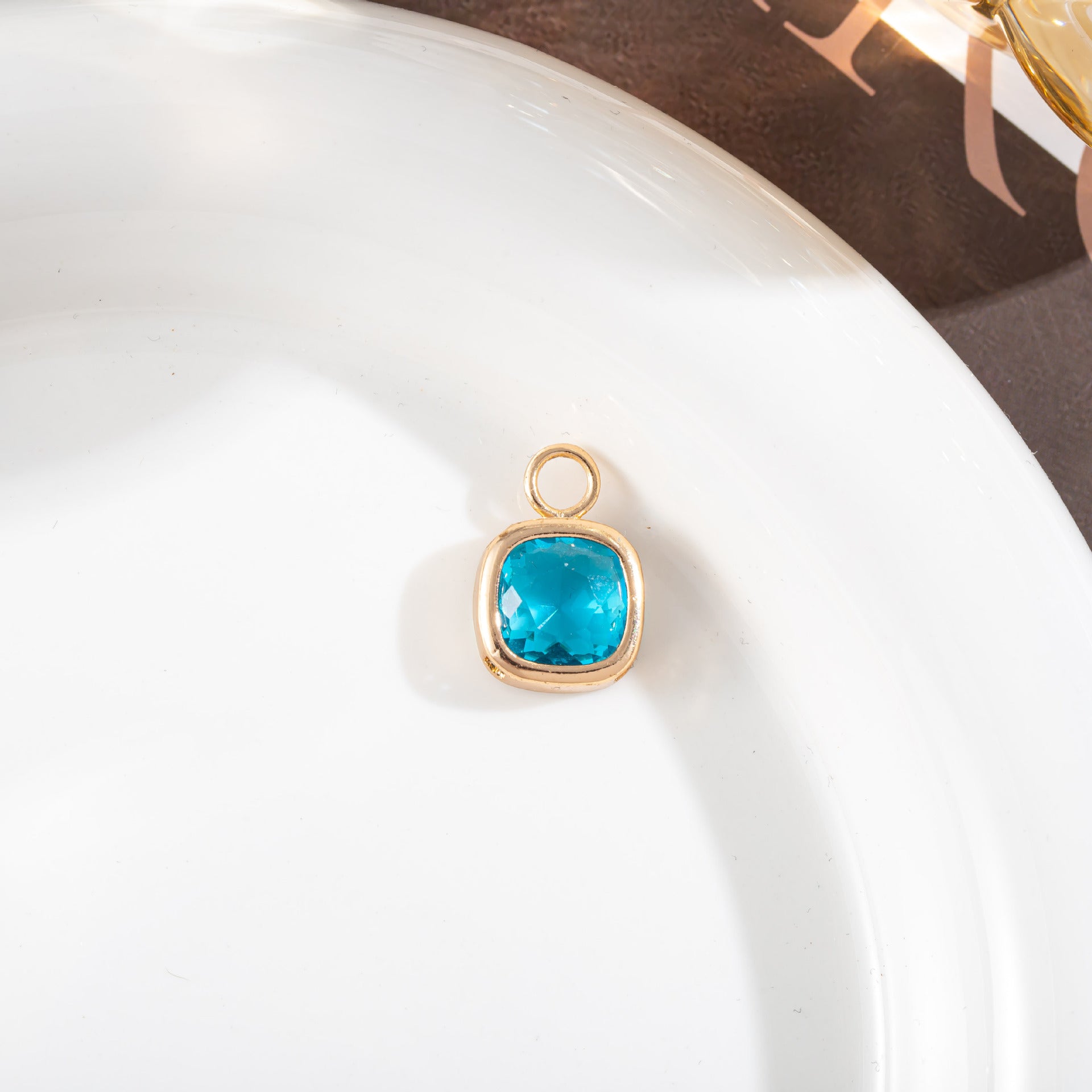 Wholesale Crystal Sugar Cube Pendant Accessories