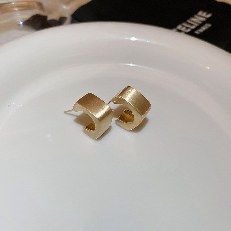 Wholesale Electroplated Bean Metal Earrings