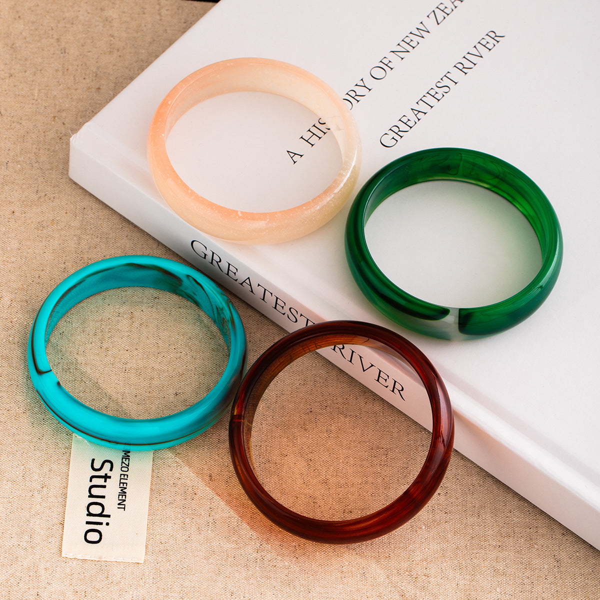 Wholesale Smudge Acrylic Round Bracelet