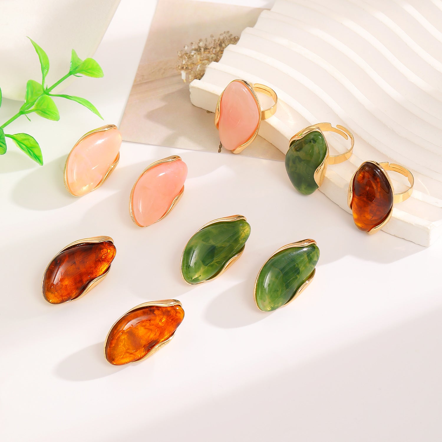 Wholesale Irregular Chic Retro Coffee Resin Alloy Earrings Geometric Gold Tone Fashion Accessory