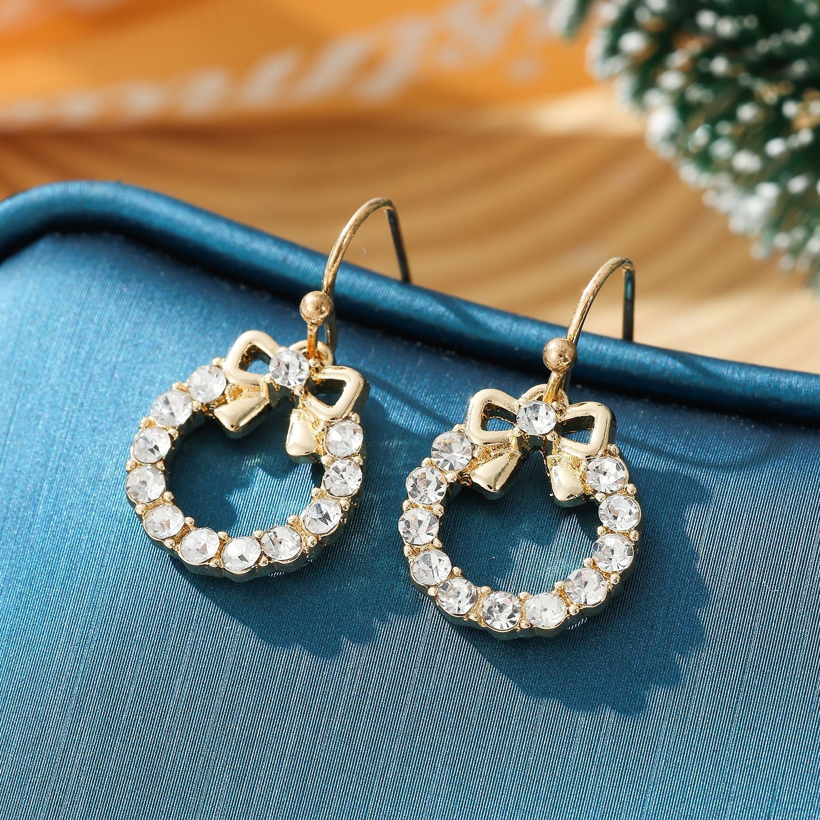 Wholesale Zinc Alloy Christmas Earrings Snowflake Tree Bell Elk Rhinestone Dangle Jewelry Party Fashion Accessory