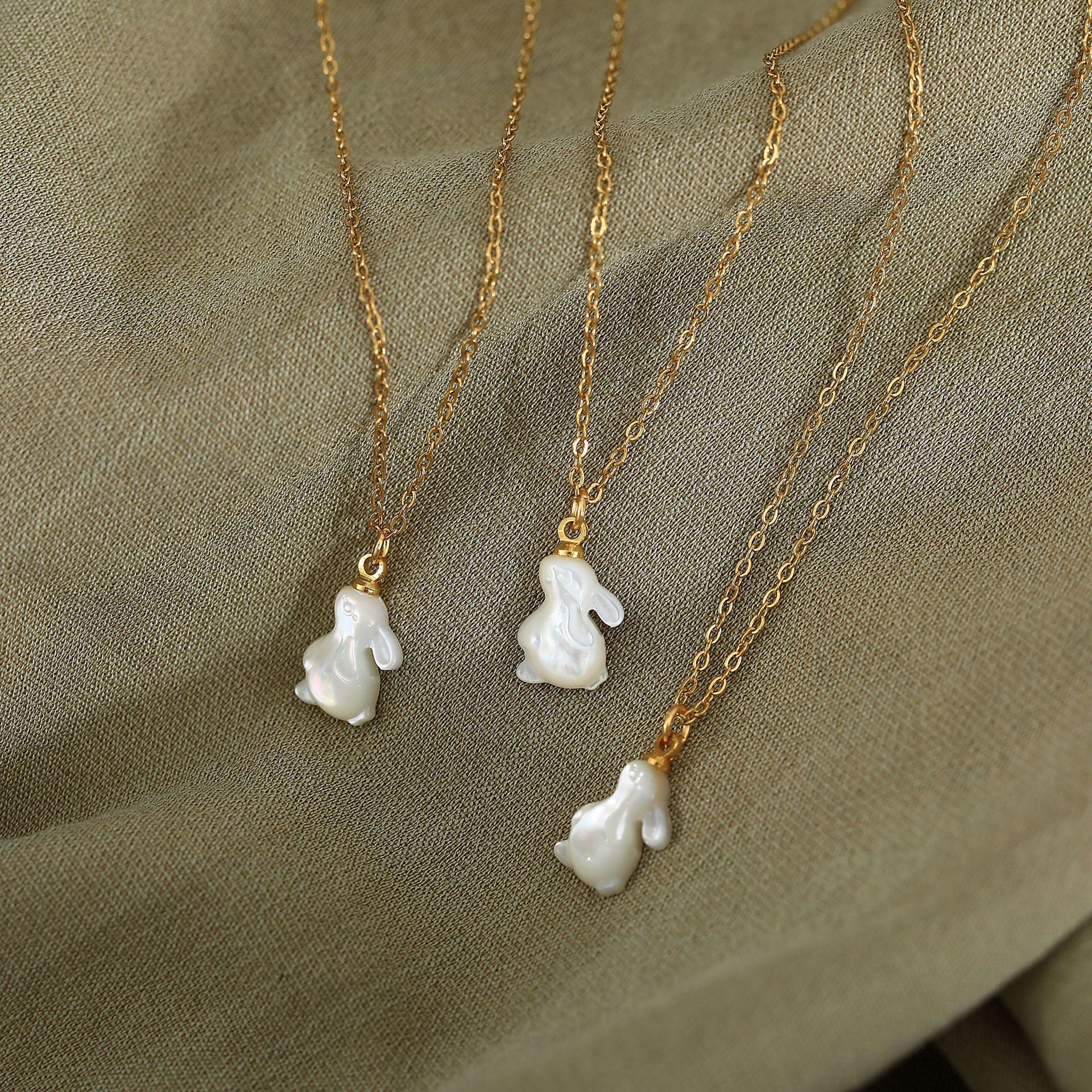 Wholesale Titanium steel rabbit white  Easter necklace