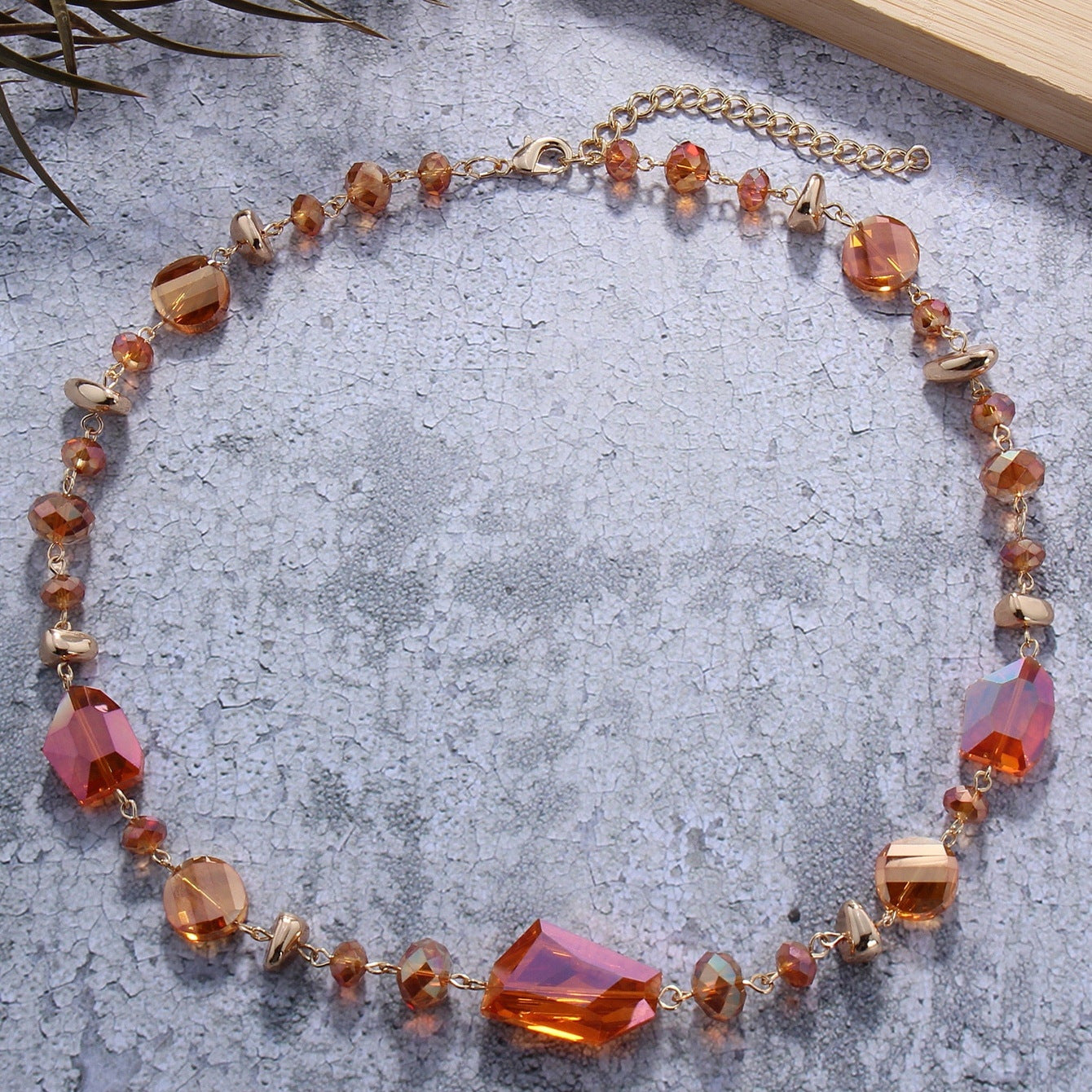 Wholesale Fashion Color Plated Crystal Glass Short Necklace