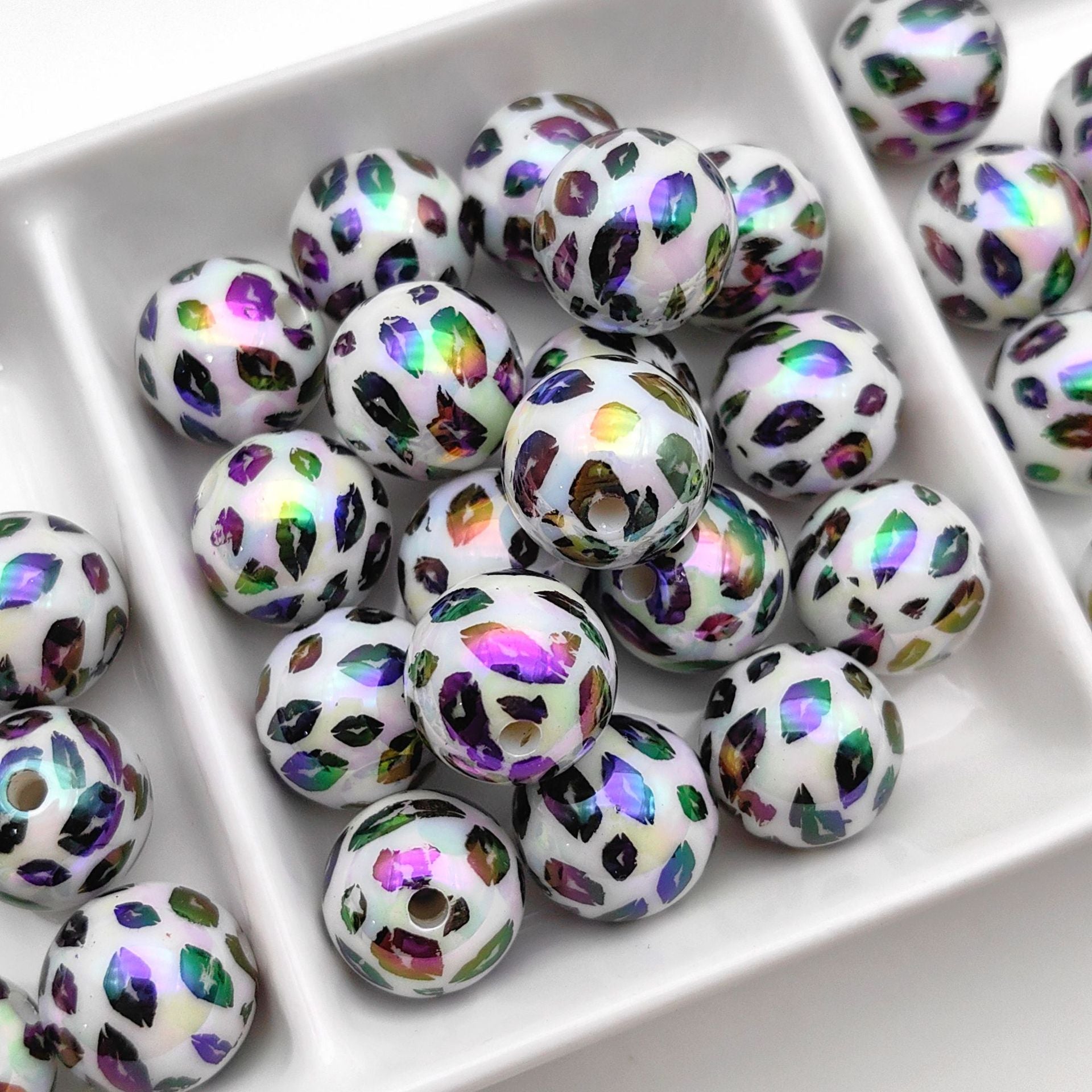 Wholesale   20pcs UV Color Plated  Printing English Love Acrylic Beads