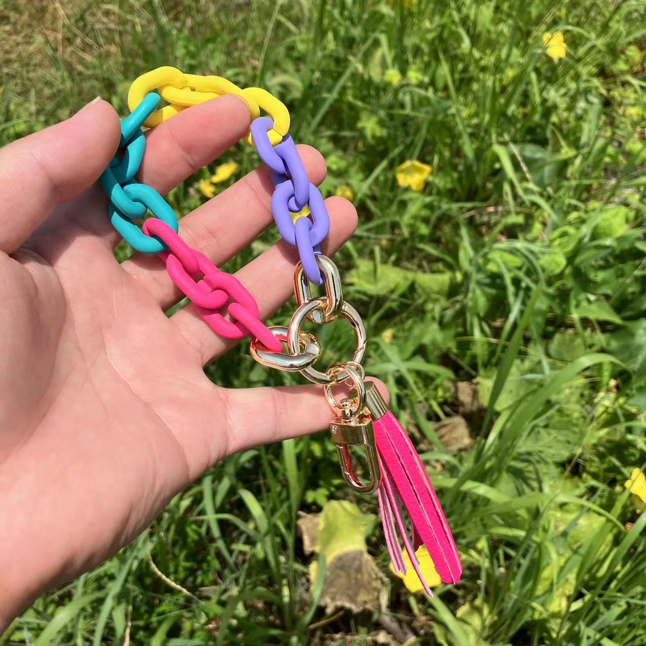 Wholesale Acrylic Colorful Bracelet Keychain