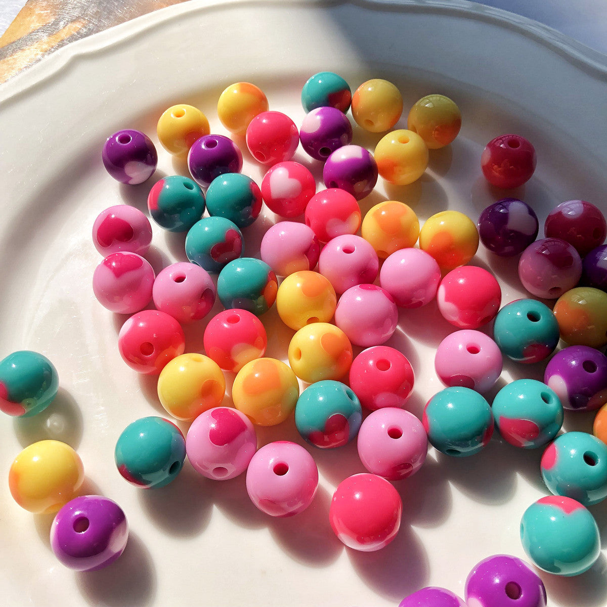 Cuentas de cuerda de combate de color de corazón acrílico de 10 piezas acrílicas al por mayor