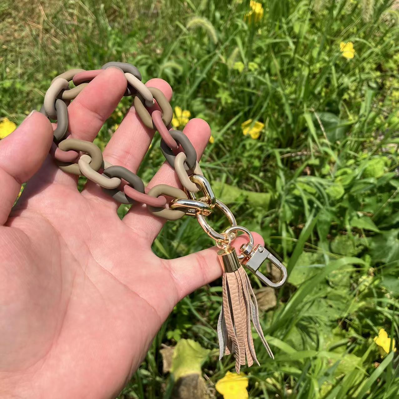 Wholesale Acrylic Colorful Bracelet Keychain