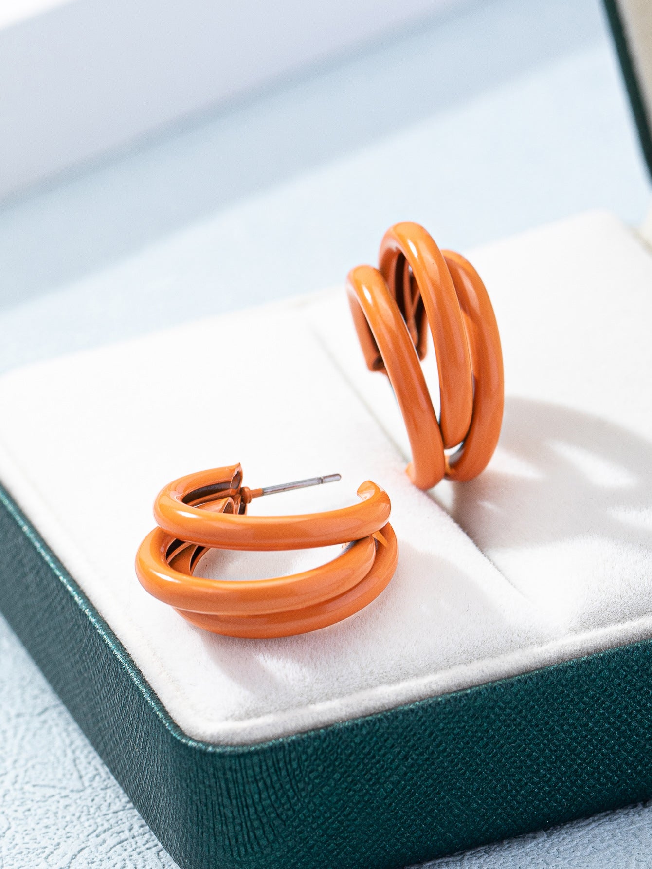 Wholesale Metal Cool Style C-shaped Diamond Studded Retro Style Earrings