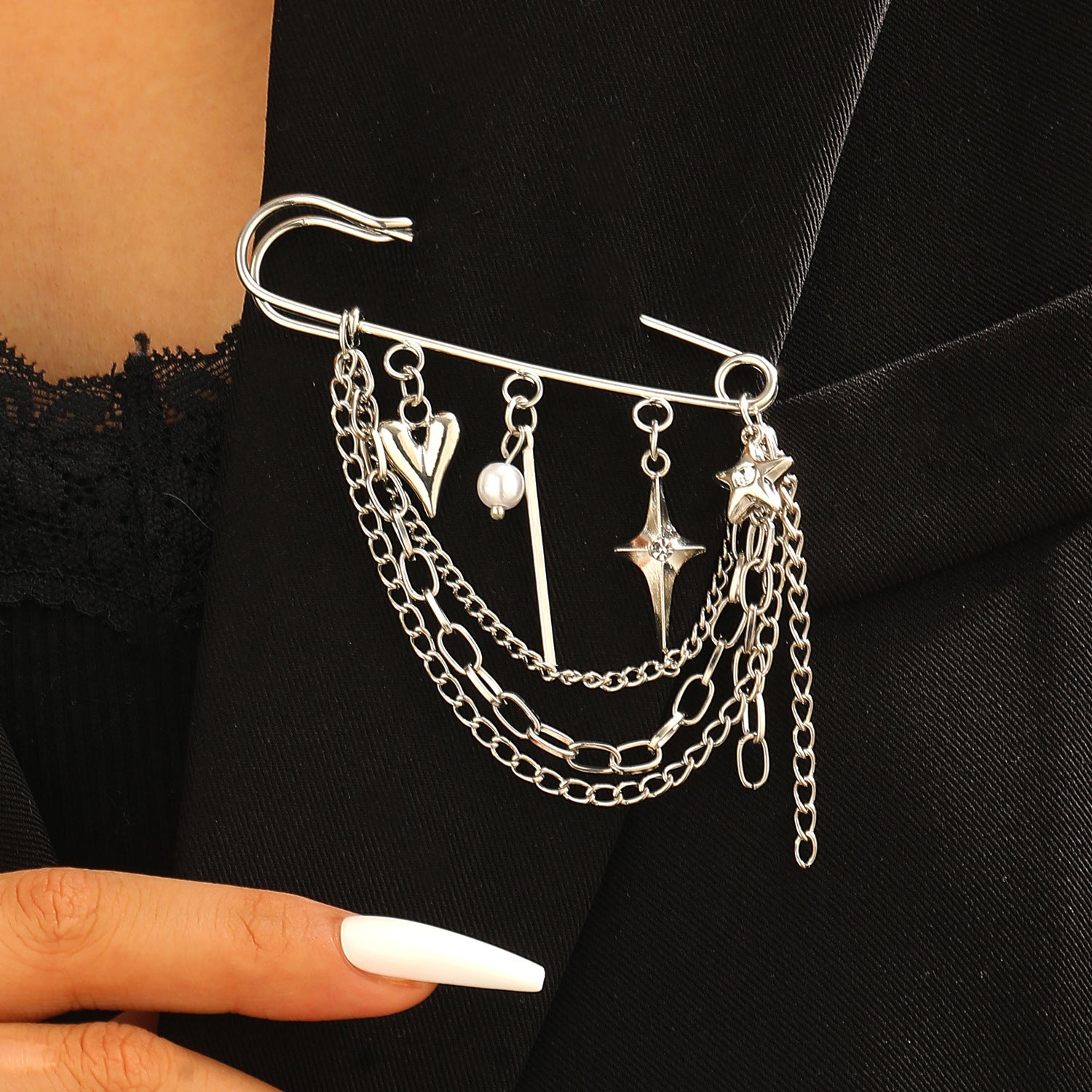 Wholesale Electroplated Alloy Heart Brooch Pin With Chain Tassel Unisex Punk Style Suit Coat Accessory