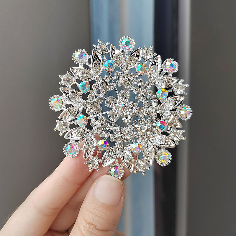 Wholesale Trendy Gold Electroplated Alloy Rhinestone Flower Brooch For Women DIY Clothing Pin