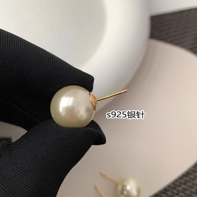 Wholesale 8-14mm milk white pearl round earrings