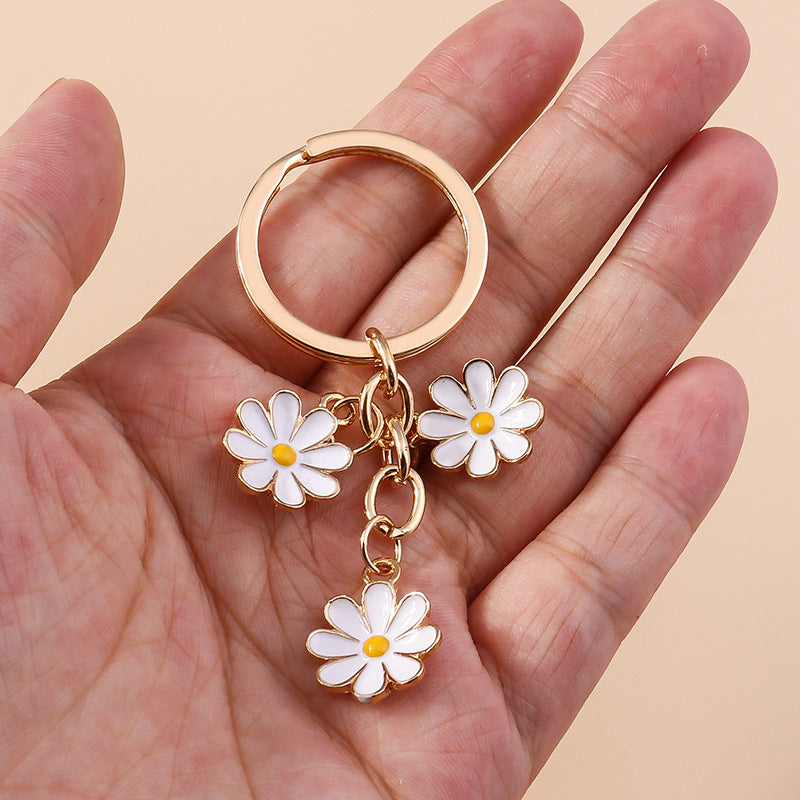 Wholesale Daisy Metal Keychain Flower Accessories Pendant