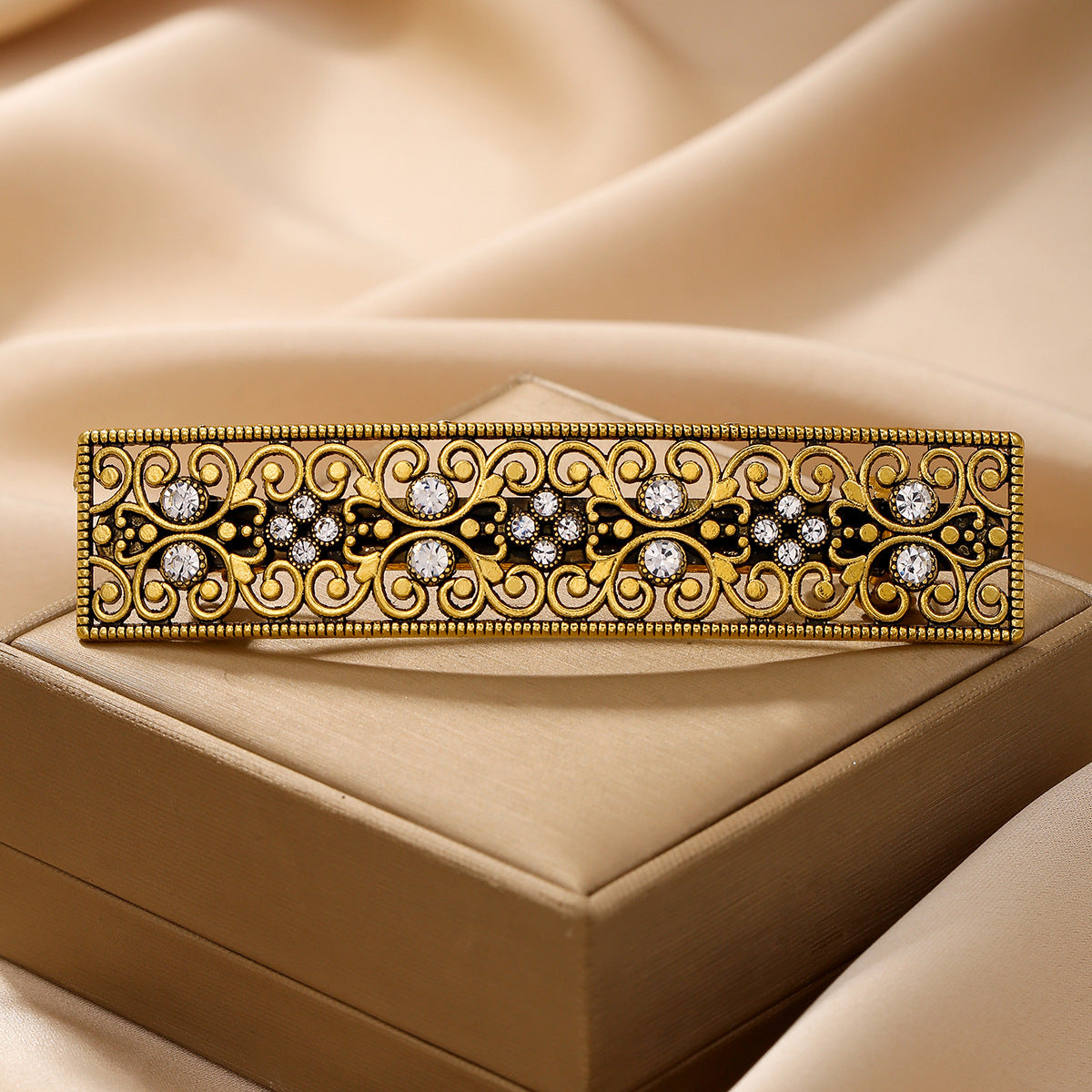 Wholesale Retro carved diamond inlaid flat spring clip