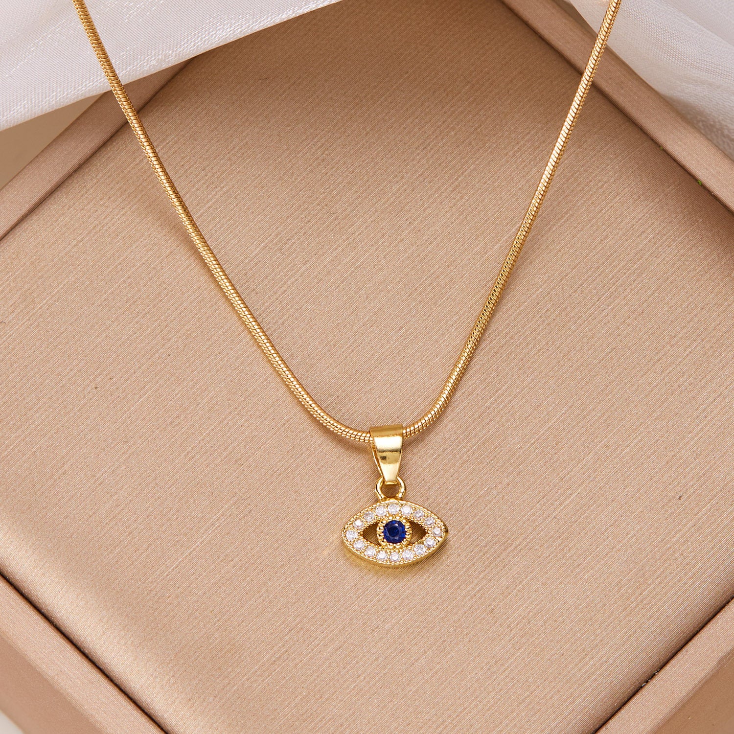 New blue eyes necklace fashion diamond devil's eye pendant necklace clavicle chain