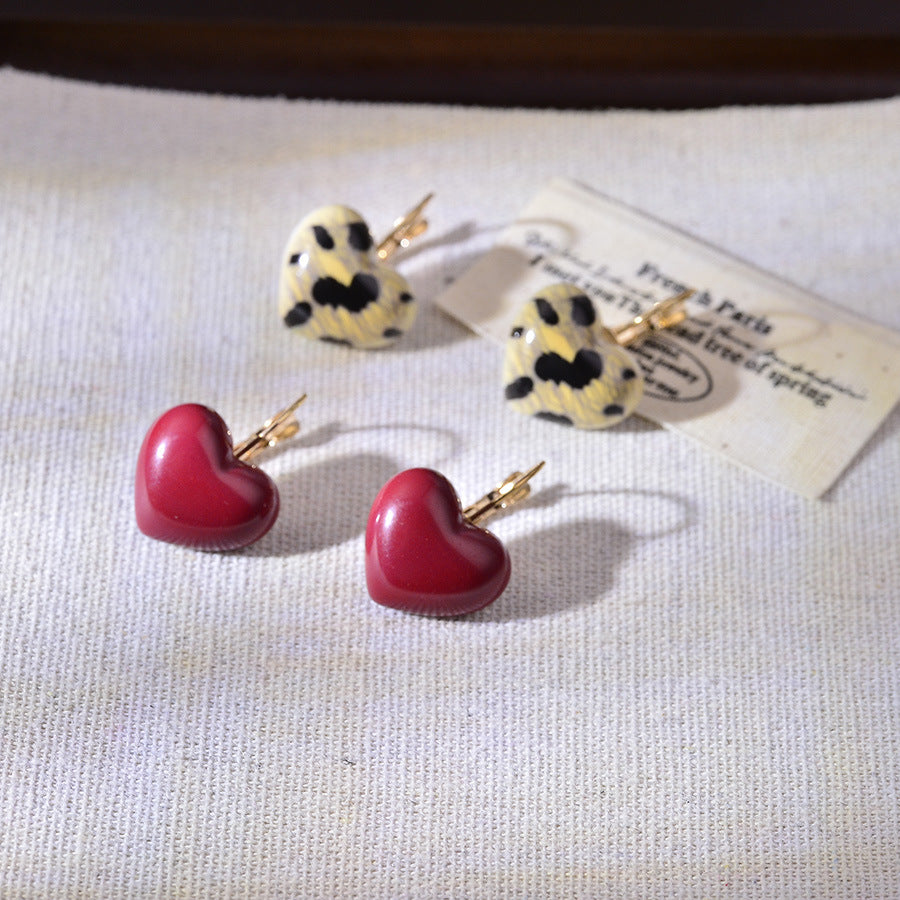 Wholesale Mirad Retro Leopard Pattern Heart Acrylic Earrings