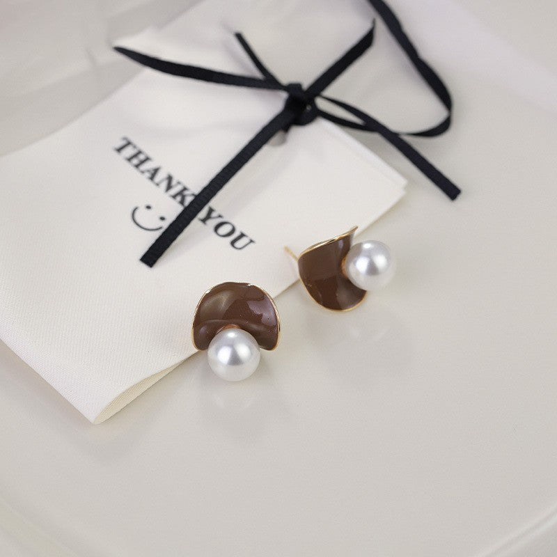 Wholesale French Retro Vintage Flower Pearl Earrings