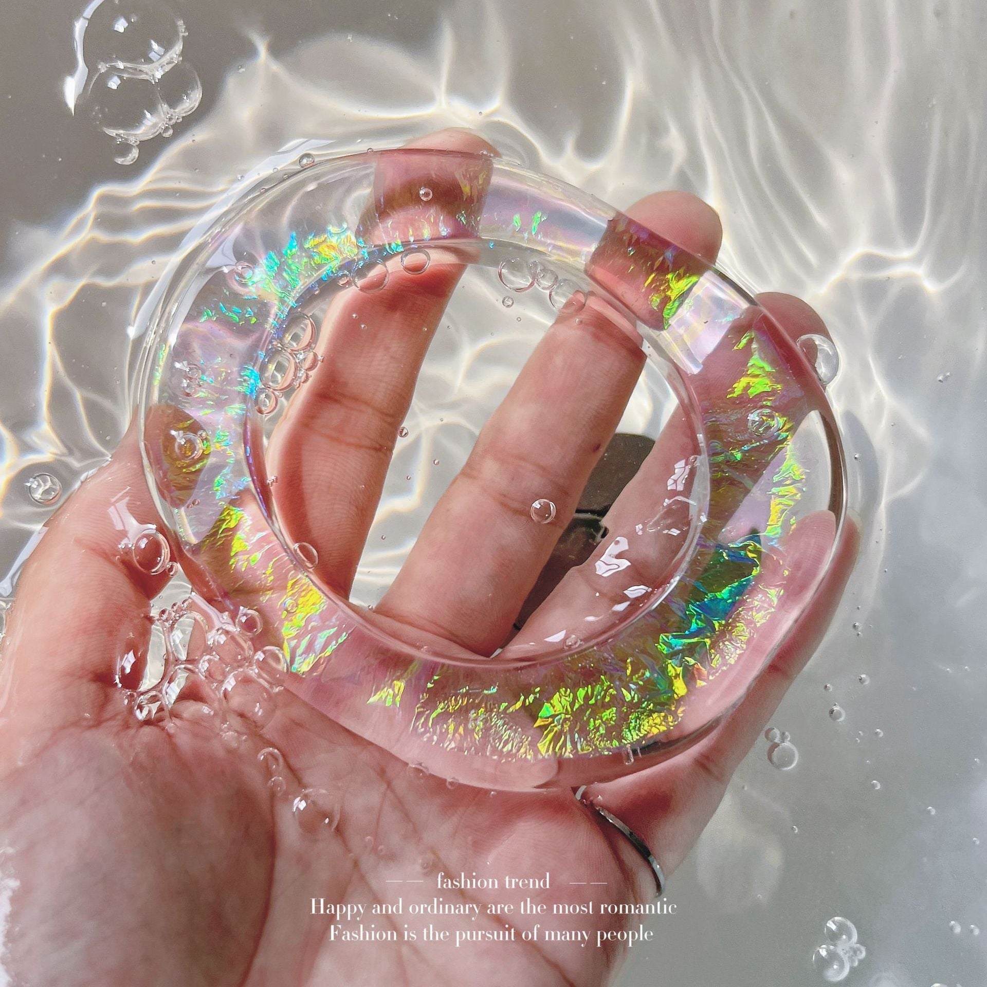 Wholesale Resin oval transparent bracelet Exaggerated design personality translucent oval fashionable bracelet