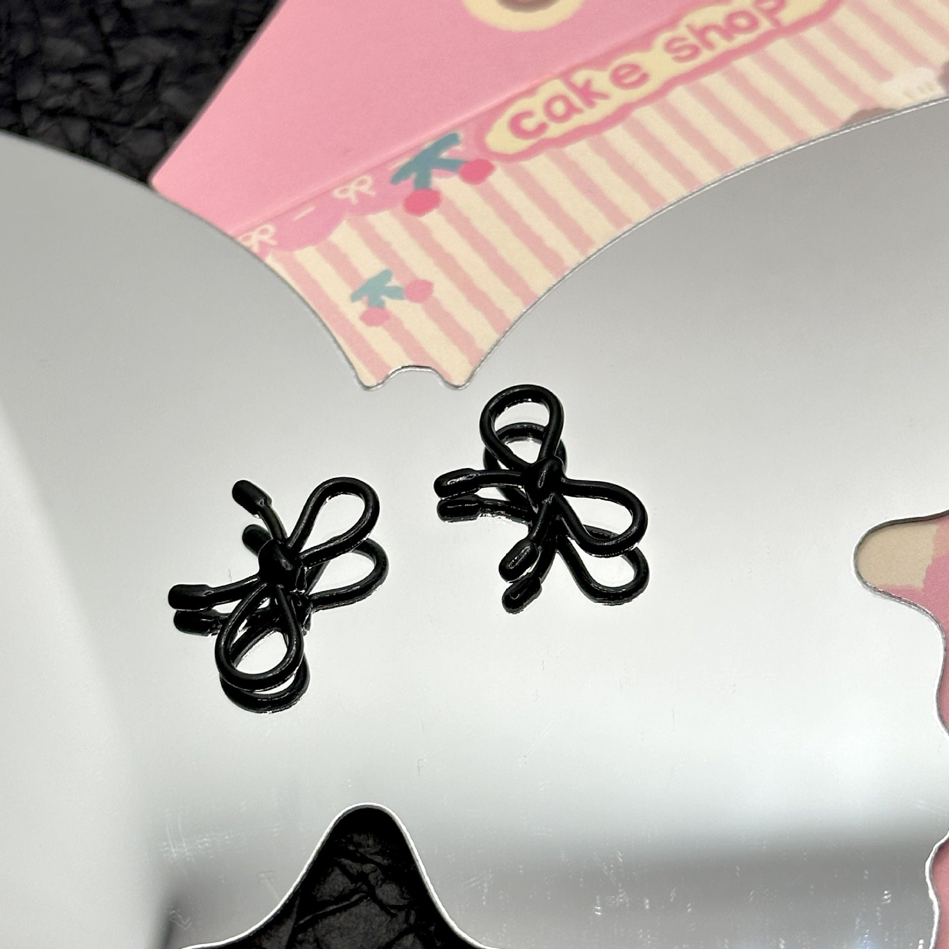 Wholesale 10pcs Cute Ins Alloy Cut Out Rope Bow Separated Beads DIY