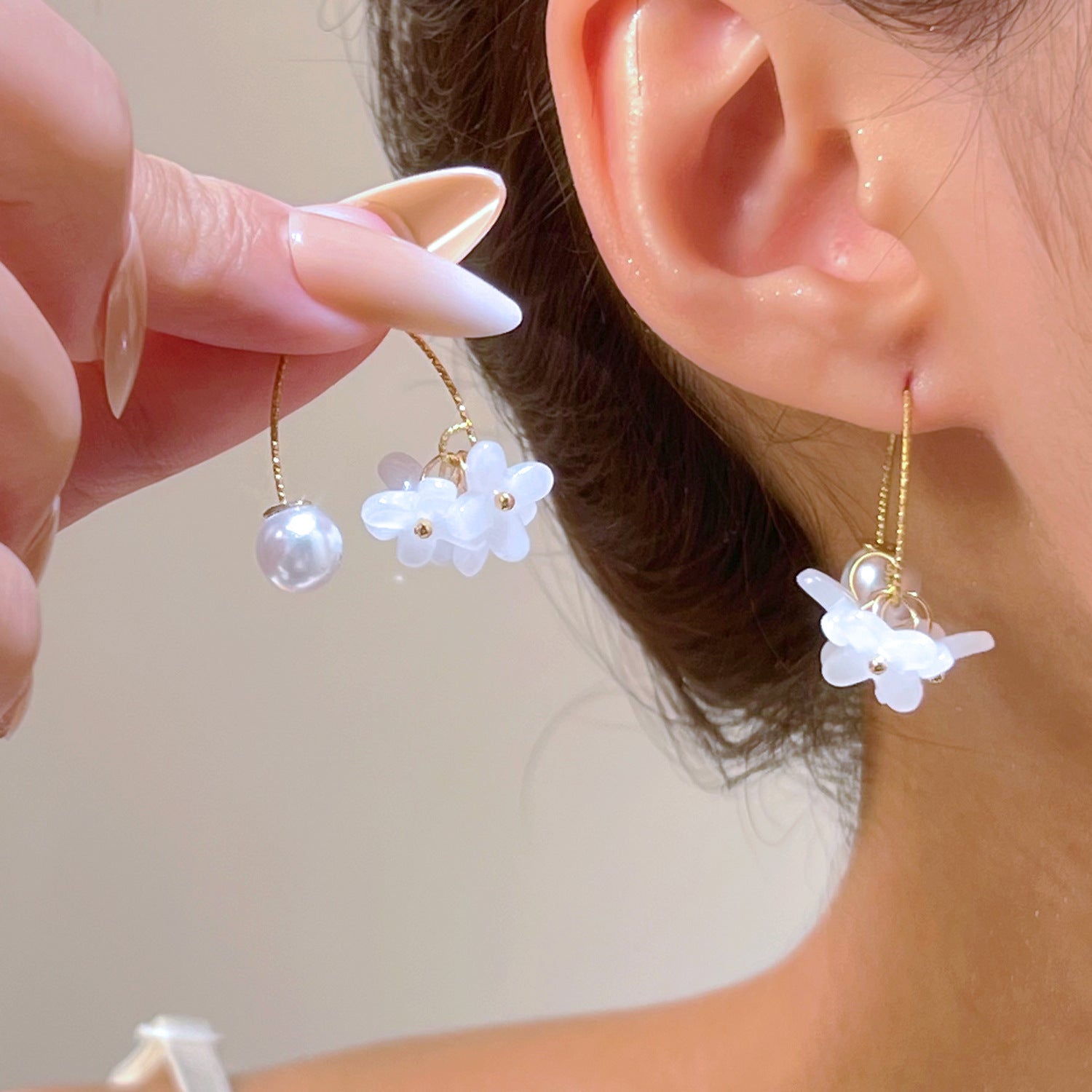 Wholesale Trendy Summer Vacation Hand Knit Raffia Flower Earrings For Women Golden Yellow Fashion Accessory Resale Gift