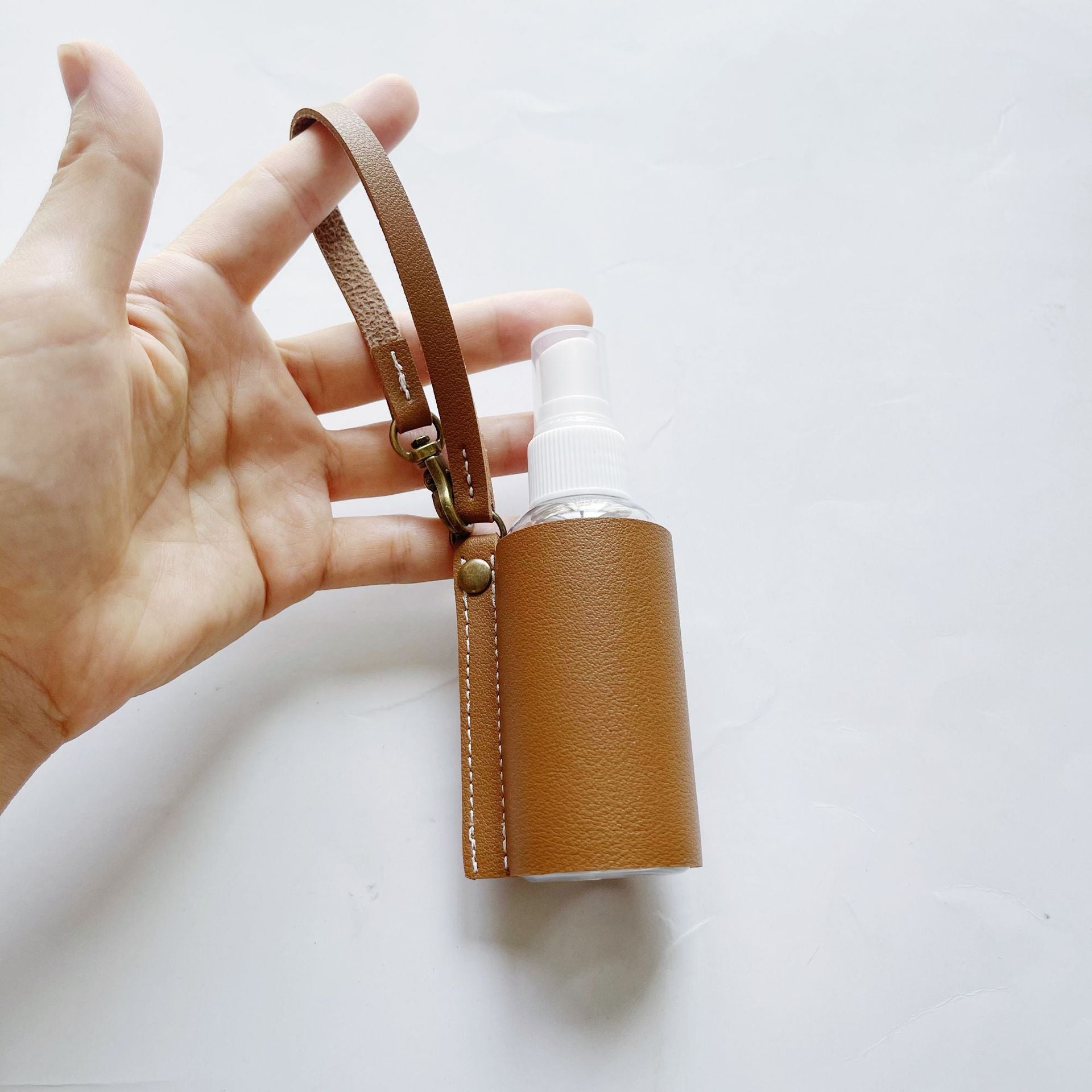 Wholesale PU Bottle Case Keychain