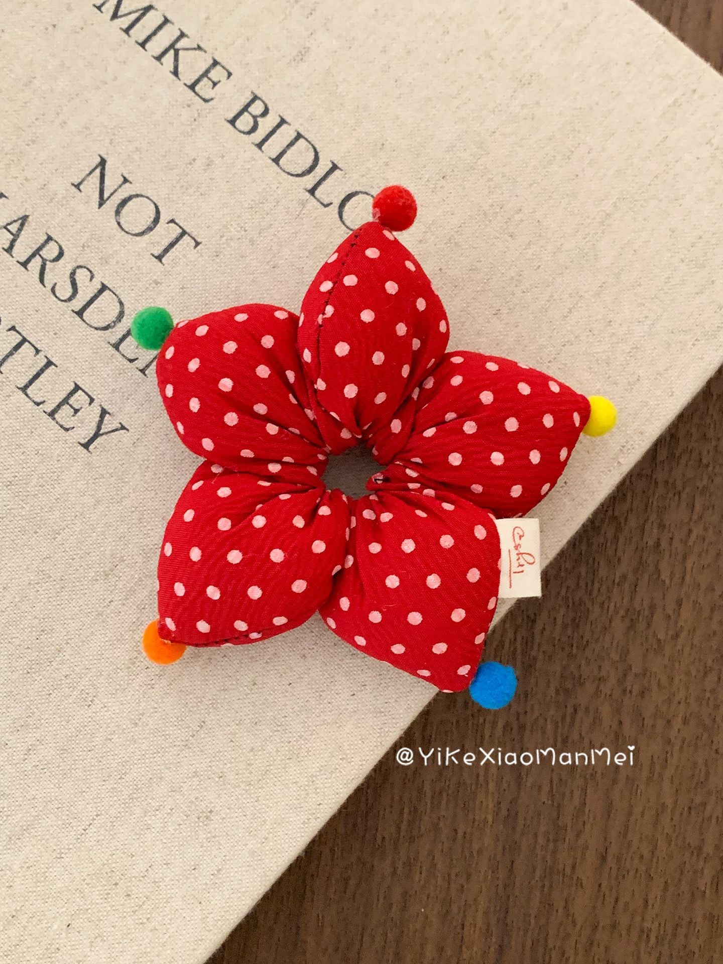 Wholesale Girls'  polka dot and striped five-pointed star Hair Scrunchies