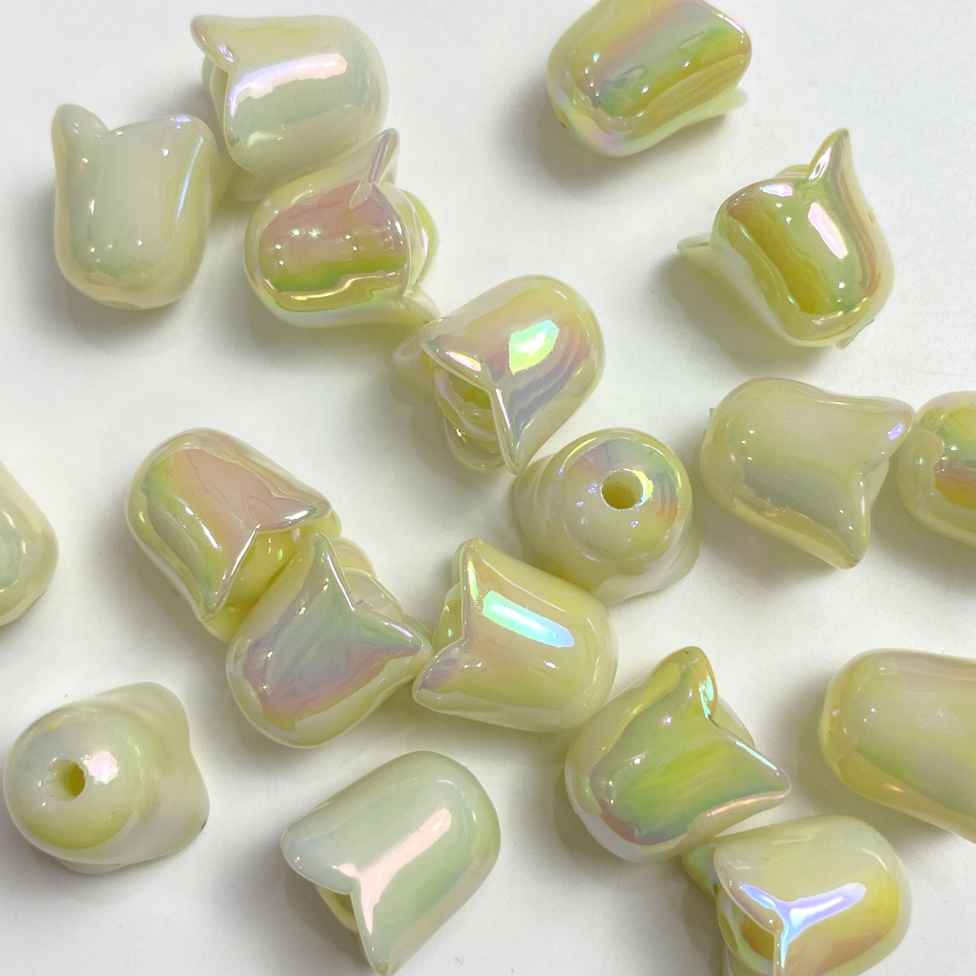 Al por mayor 10 piezas de 10 piezas/paquete acrílico UV luminoso luminoso de dos colores de las cuentas del valle