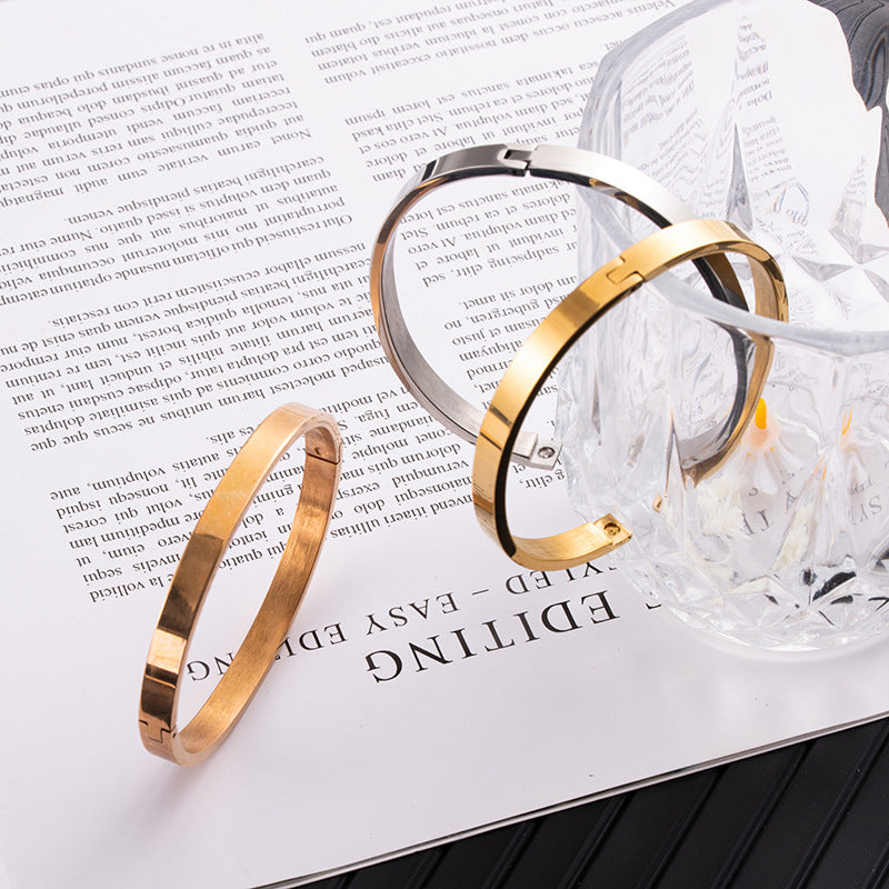 Wholesale Glossy Oval Titanium Steel Opening 6mm Gold Bracelet