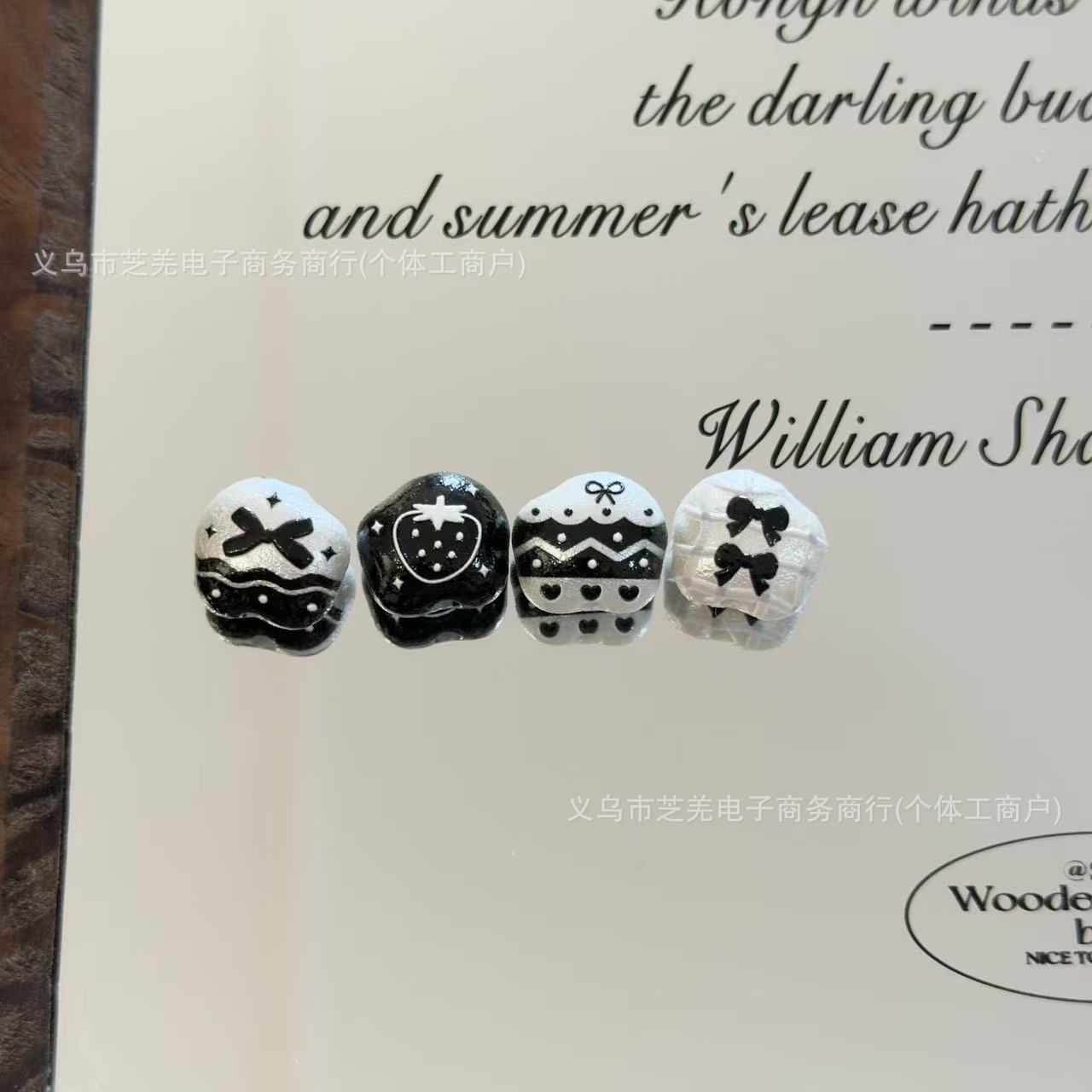 Wholesale 10pcs silk black and white egg flower relief acrylic beads