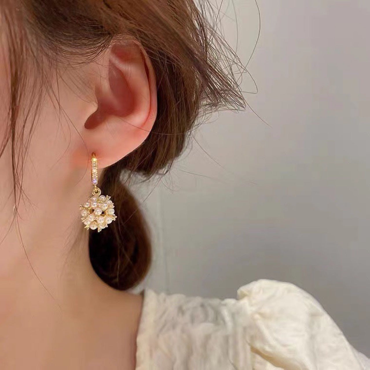 Wholesale  Pearl Earrings for Women,  High-End Versatile Stud Earrings