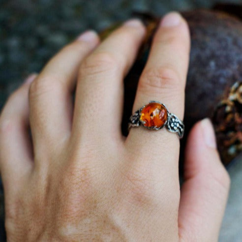 Wholesale Silver teardrop amber stone beeswax inlaid flower ring