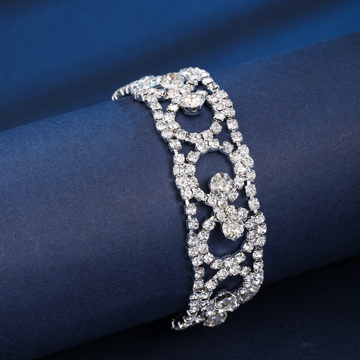 Wholesale Light Luxury Elegant Fashion New Bridal Jewelry Rhinestone Bracelet Wedding Dinner Accessories