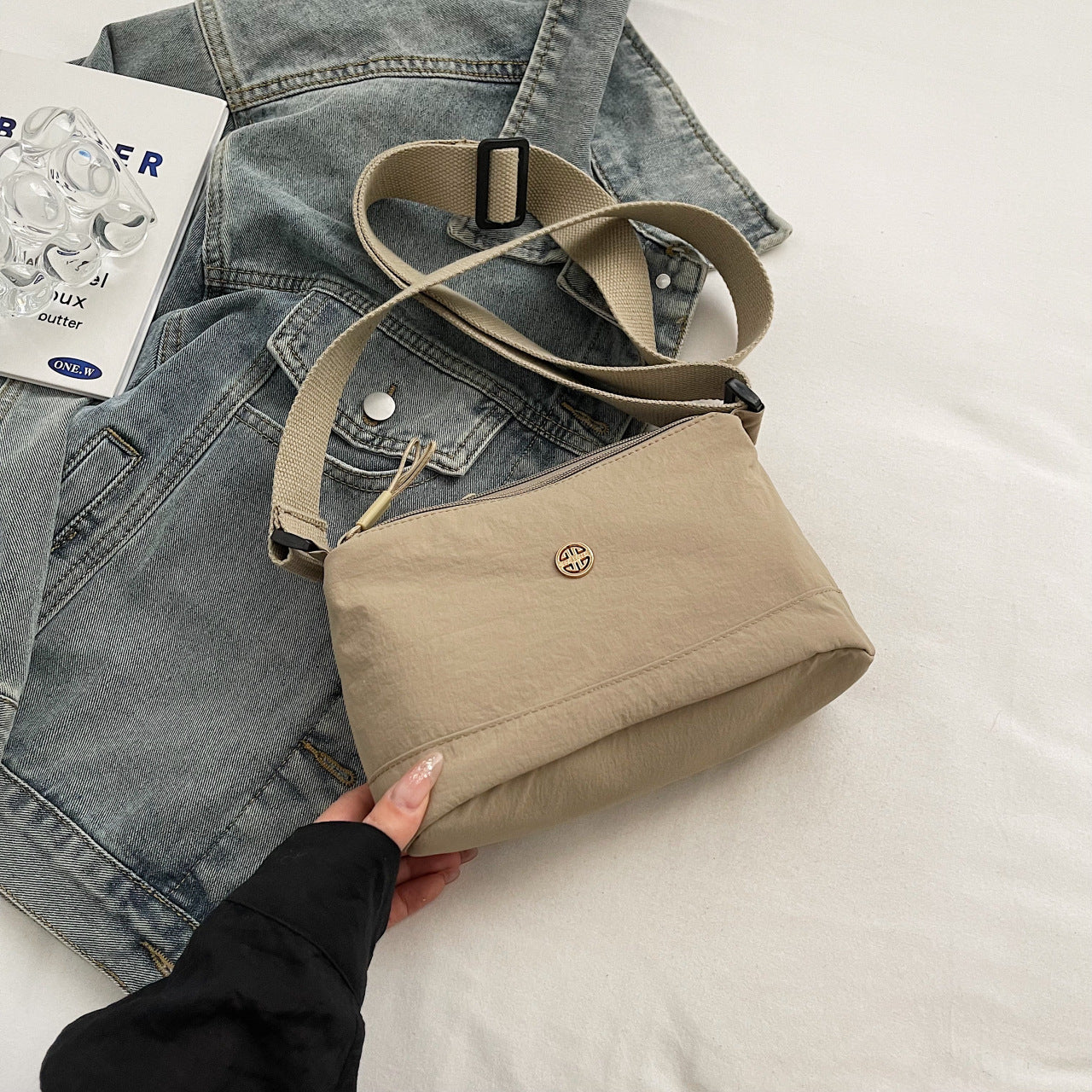 Wholesale Nylon Waterproof Multi-compartment Large Capacity Shoulder Messenger Bag