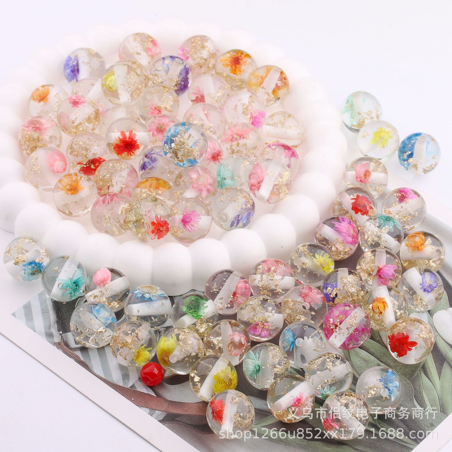 Wholesale 20PCS Dried Flower Gold Foil Resin Straight Hole Balls