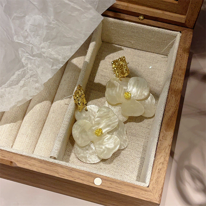 Wholesale Gardenia White Coffee French Retro Flower Earrings