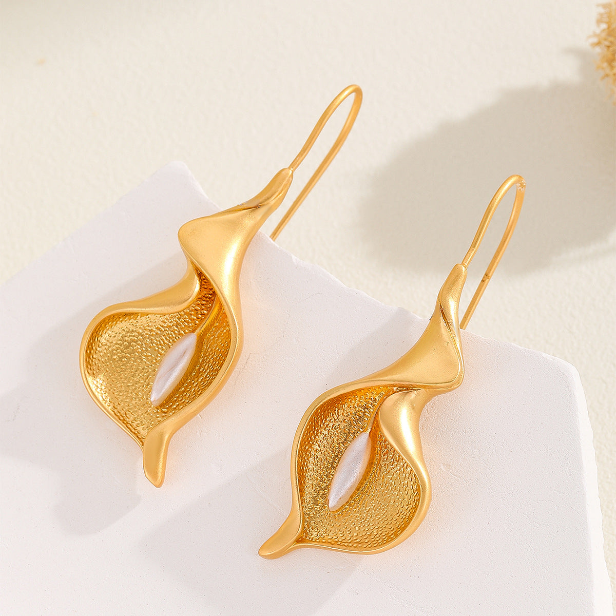 Wholesale Calla Lily Retro Alloy Earrings