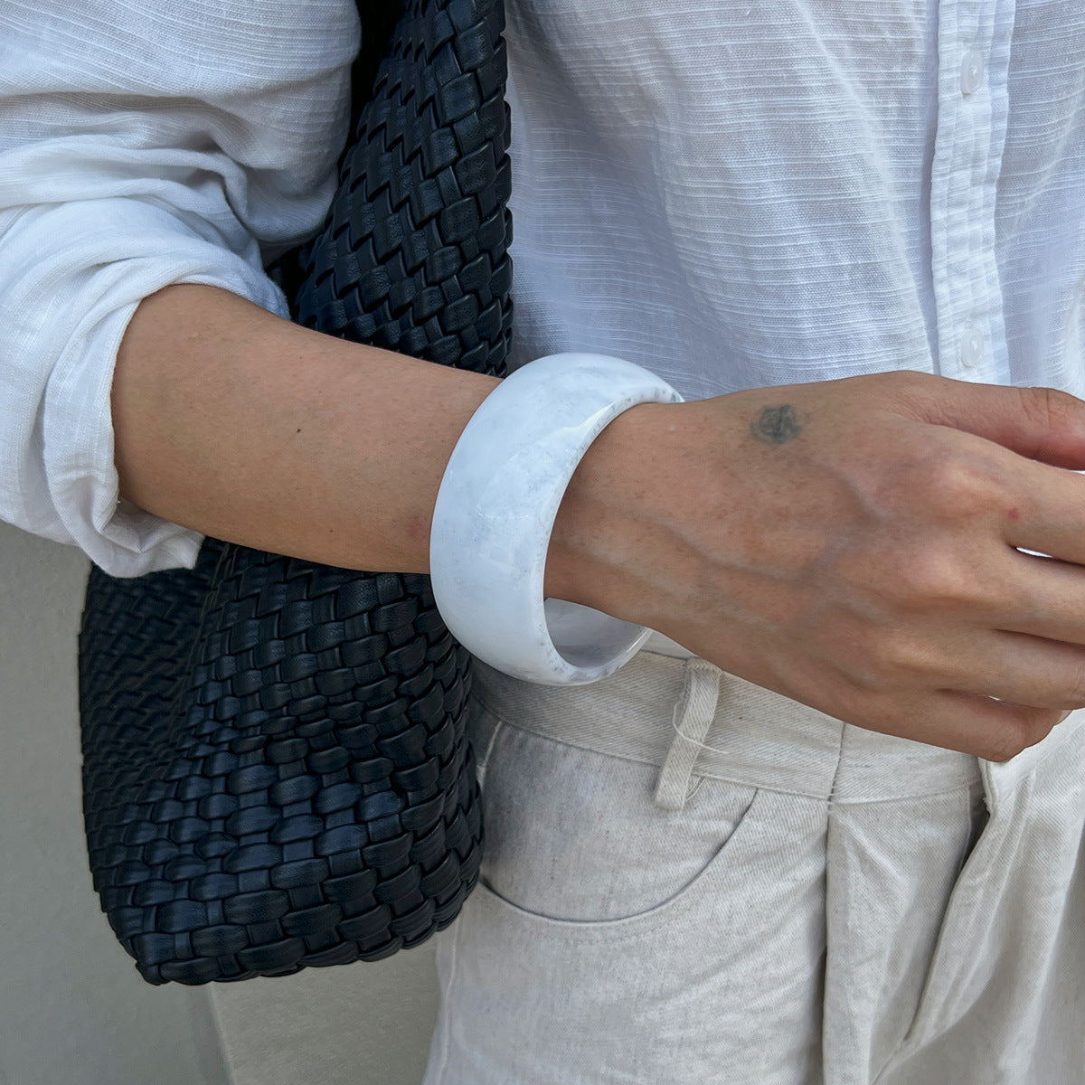 Wholesale Gradient irregular translucent acrylic bracelet