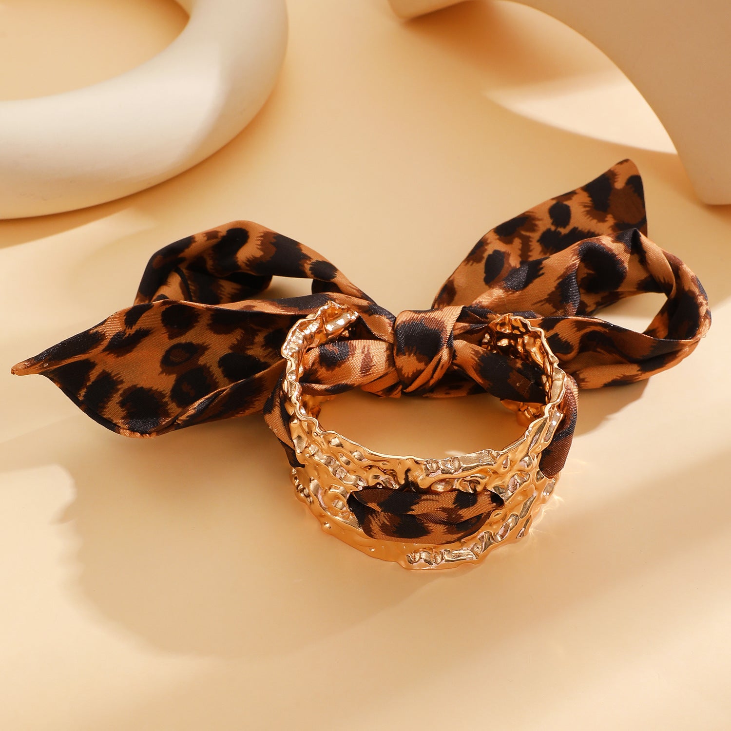 Wholesale Women' s hot girl style leopard print ribbon alloy bracelet