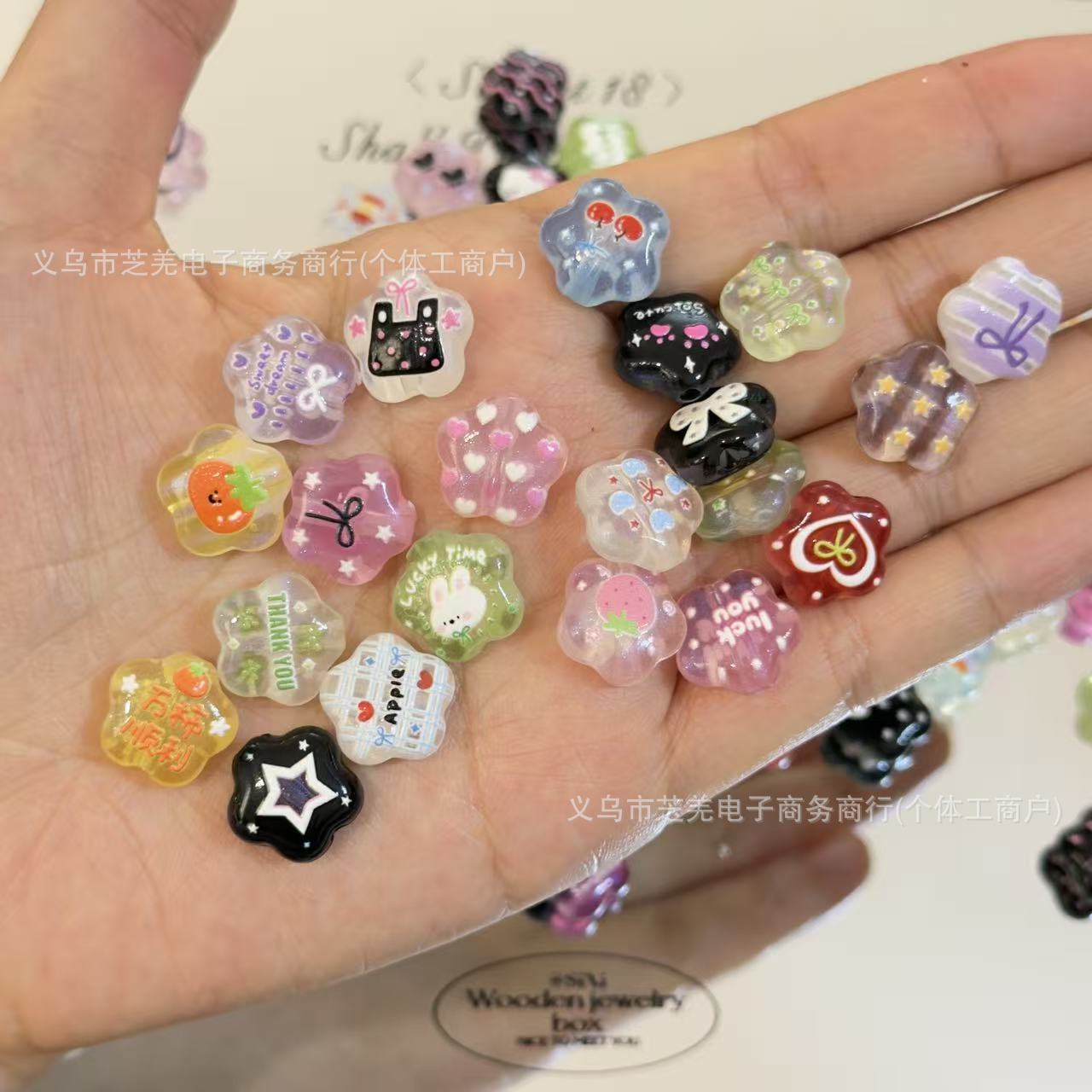 Wholesale 10pcs transparent embossed flower lucky bag acrylic beads