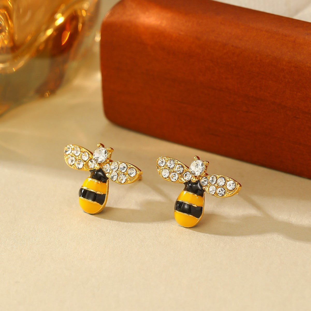 Wholesale Cute Diamond Bee Oil Color Earrings