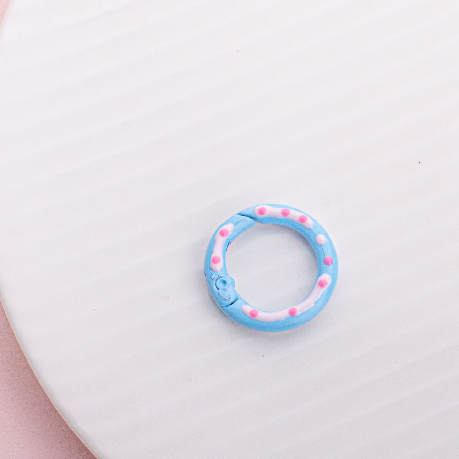 Wholesale Childlike Spring Buckle Double-sided Paint Hand-painted Colorful Polka Dot Round Alloy Keychain