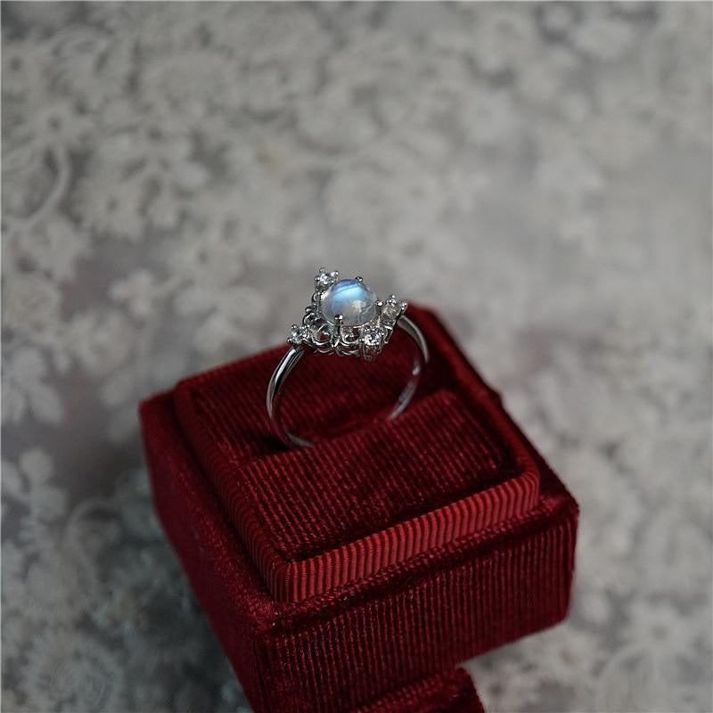 Wholesale Inlaid Moonstone Diamond Lace Retro Palace Style Ring