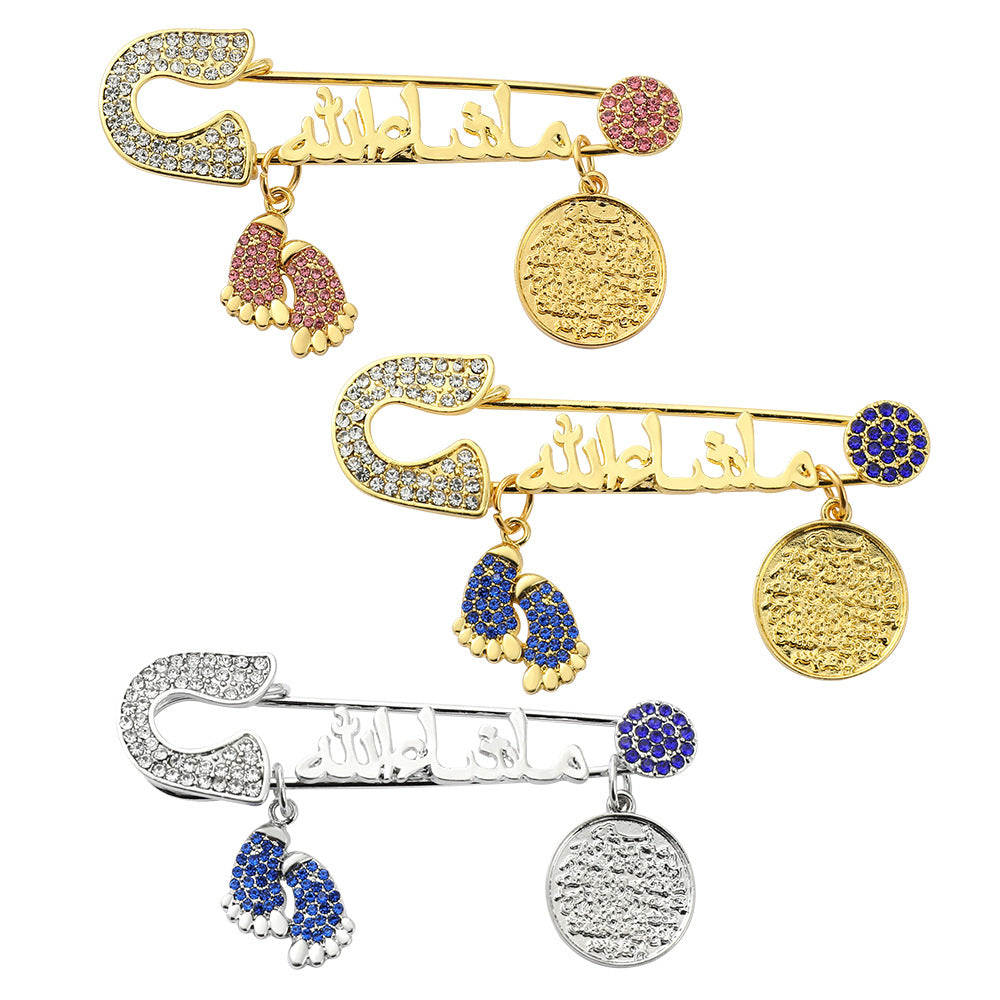 Wholesale Diamond Foot Letter Exquisite Alloy Brooch