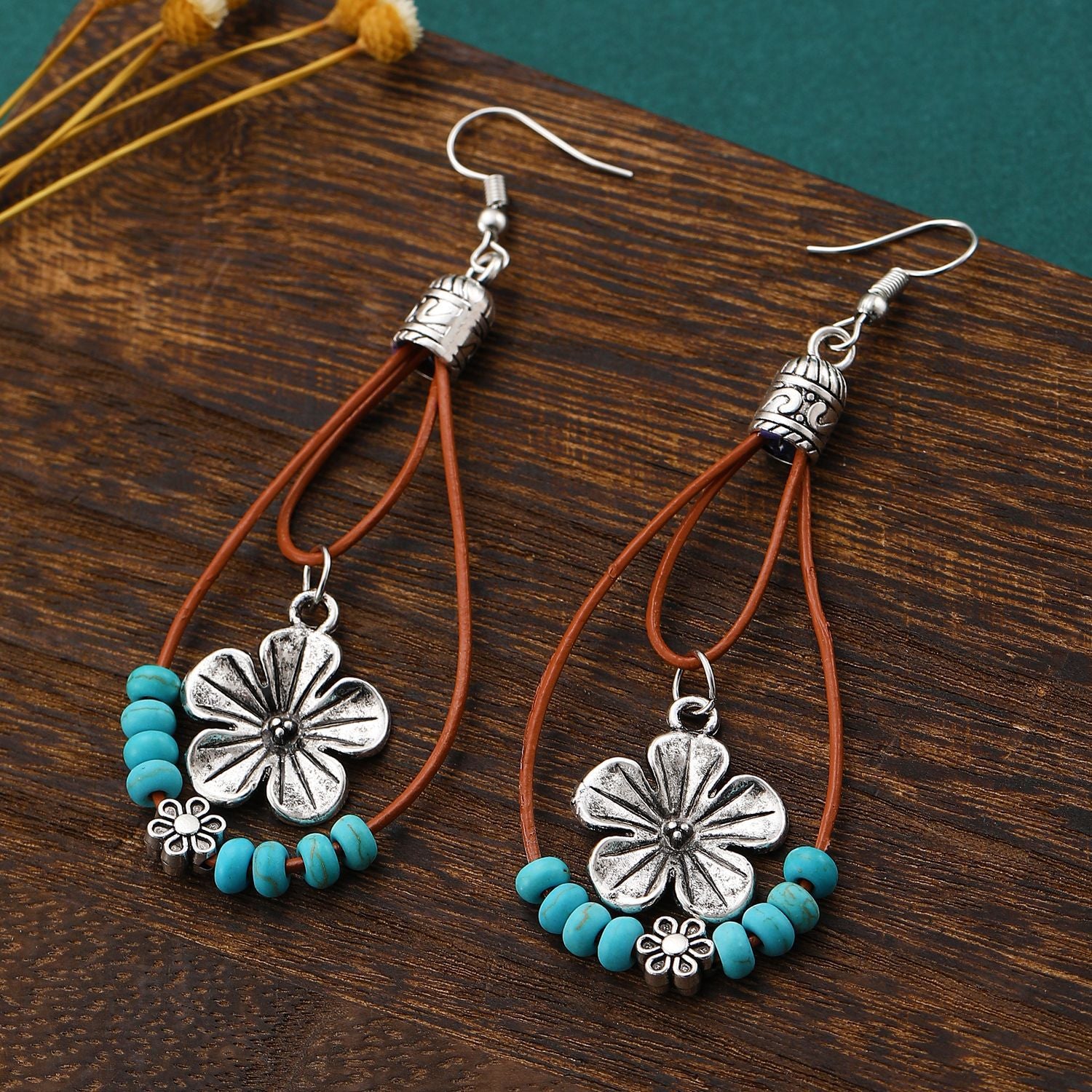 Wholesale Vintage Ethnic Bohemian Flower Drop Earrings For Women Alloy Turquoise Bead Design Fashion Jewelry Accessory