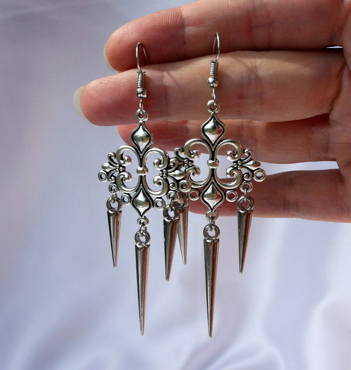 Wholesale Gothic silver pointed filigree long earrings