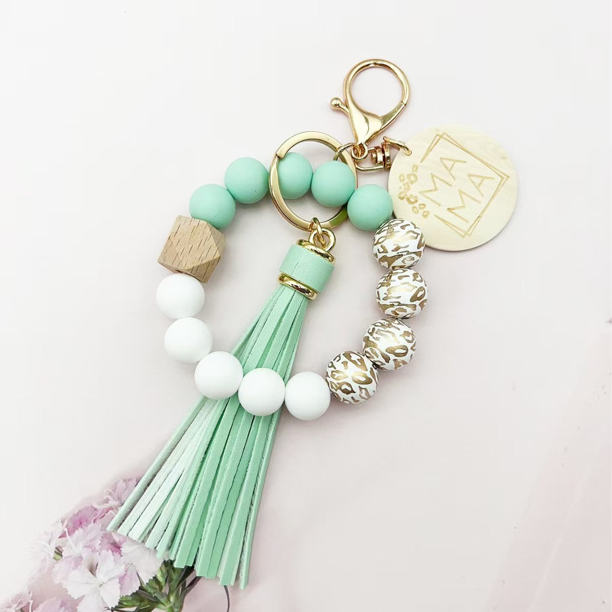 Wholesale Chic Purple Silicone Bead Tassel Keychain Bag Charm With Wooden MAMA Pendant Casual Gift For Couple Car Key Accessory Resale
