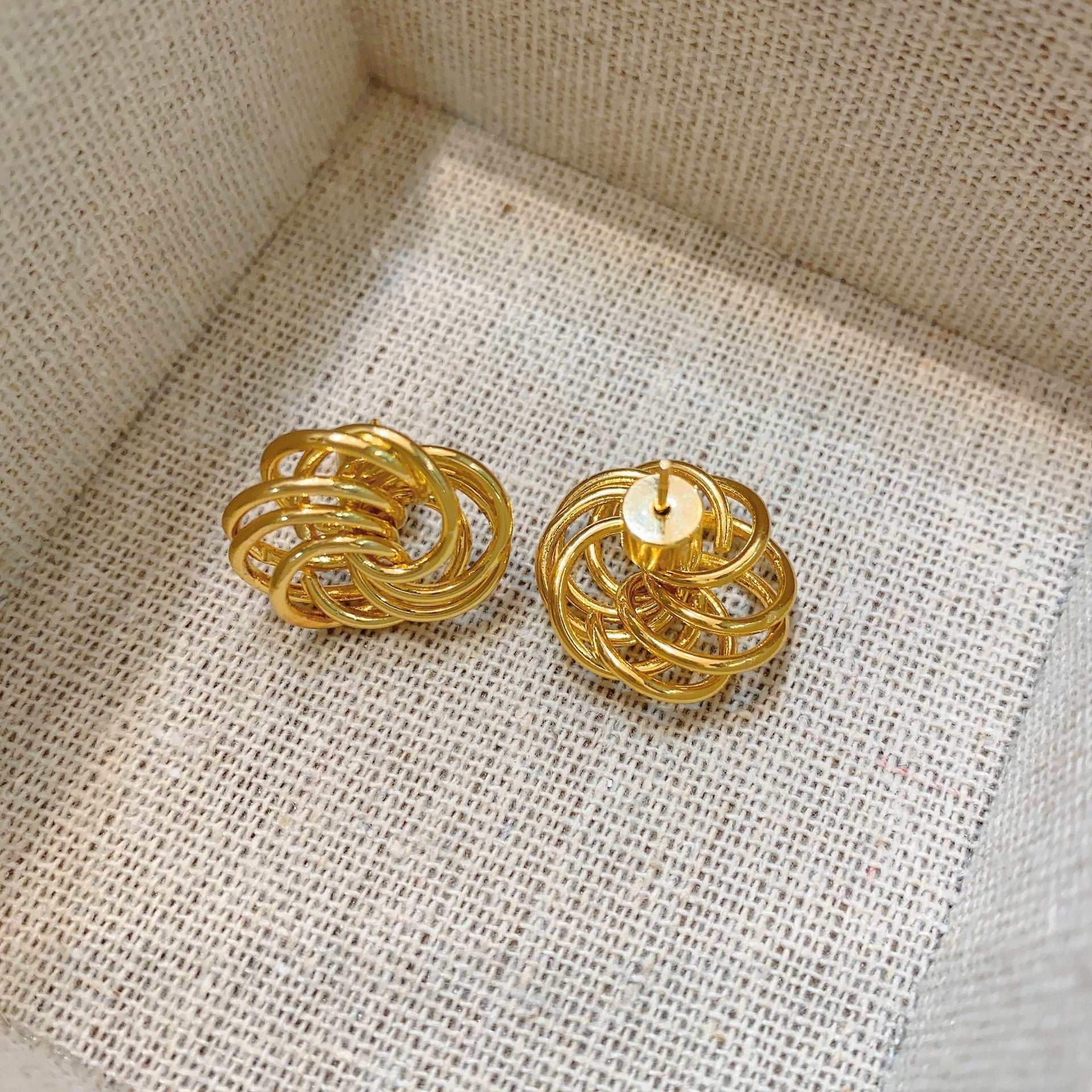 Wholesale C-shaped metal heavy duty vintage earrings