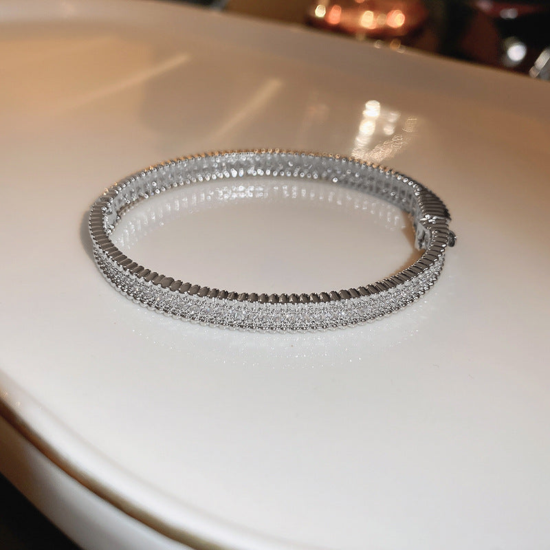 Wholesale Vintage inlaid shiny zircon buckle bracelet